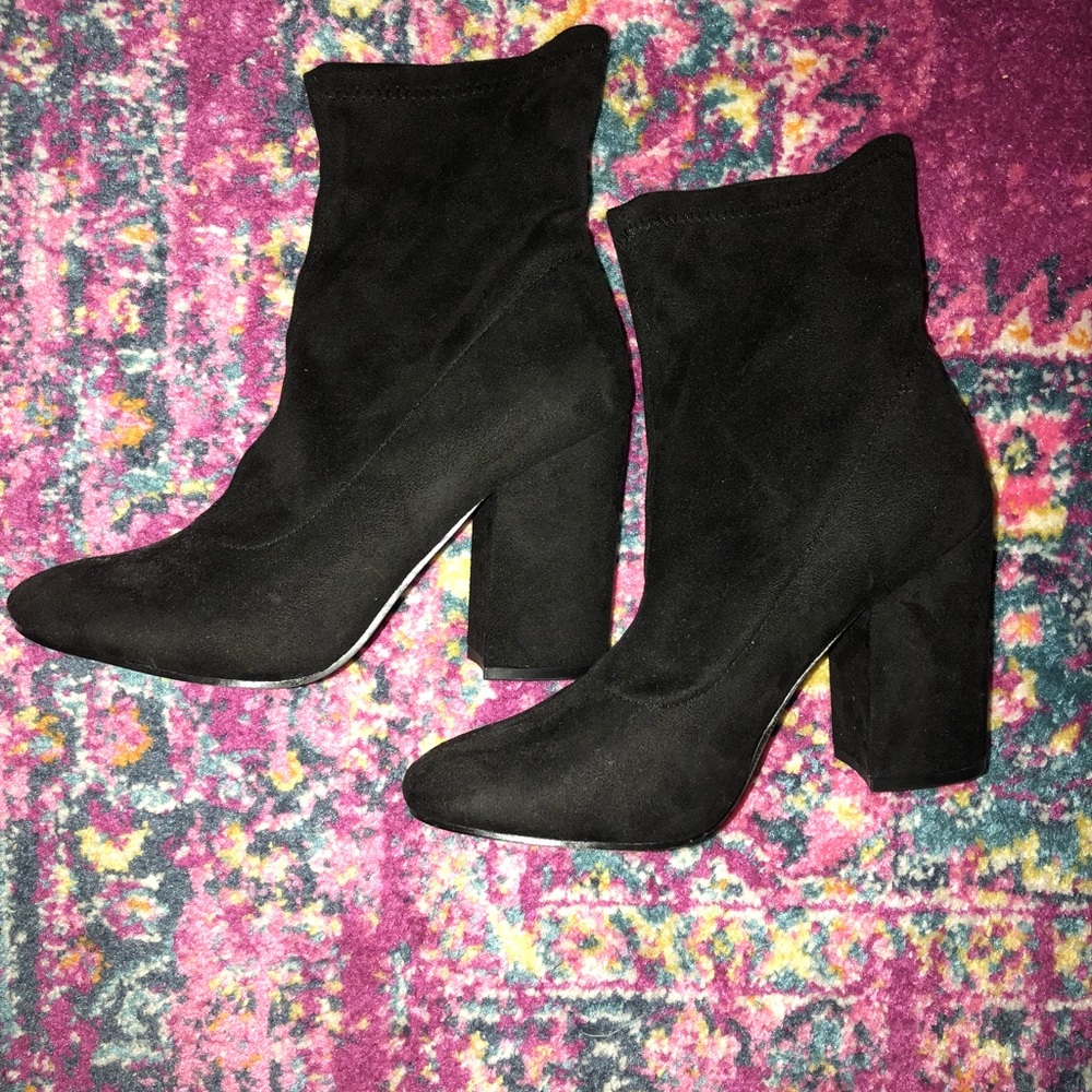 Sz 7.5 ASOS Black Heeled Booties